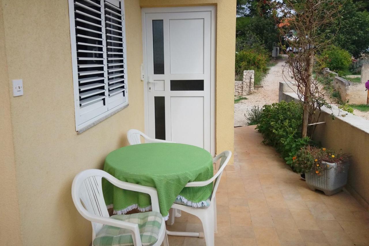 Apartments By The Sea Vinisce, Trogir - 5229 Eksteriør billede